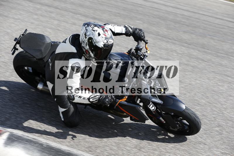 /Archiv-2025/09 22.04.2025 Cornu Master School ADR/rot-rouge/38